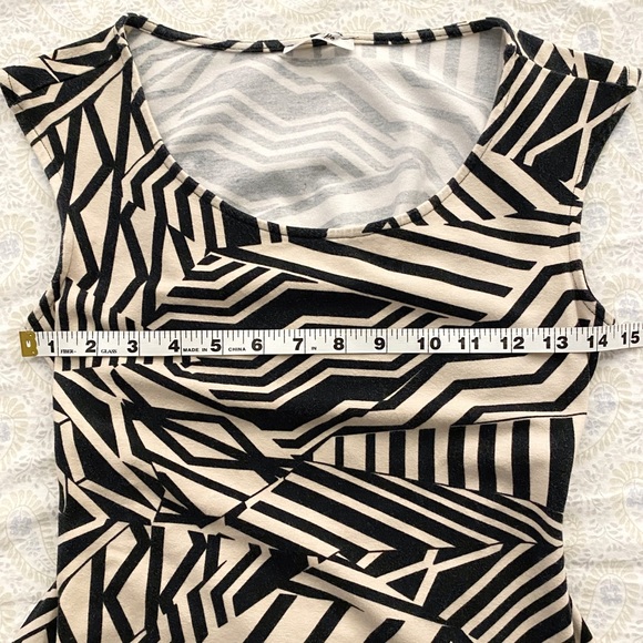 Geometric high low dress - Picture 5 of 5